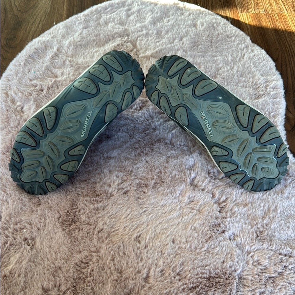 Merrell Women's Gray Trail Boots - Picture 6 of 8